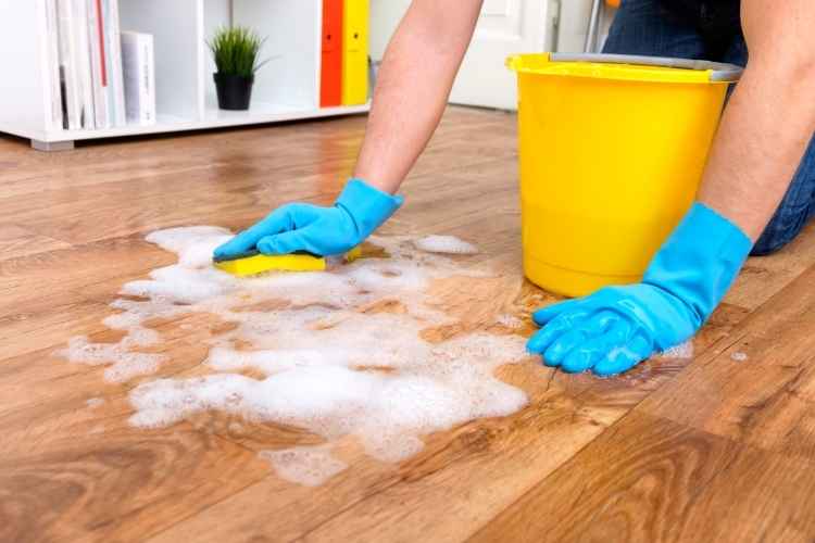 Avoid Water and Vinegar to Best Clean Wood Floors 